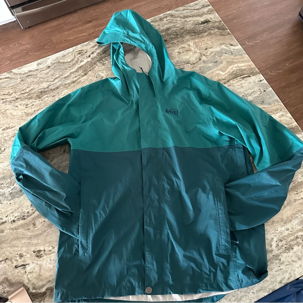 REI Green Raincoat Lightweight Hooded